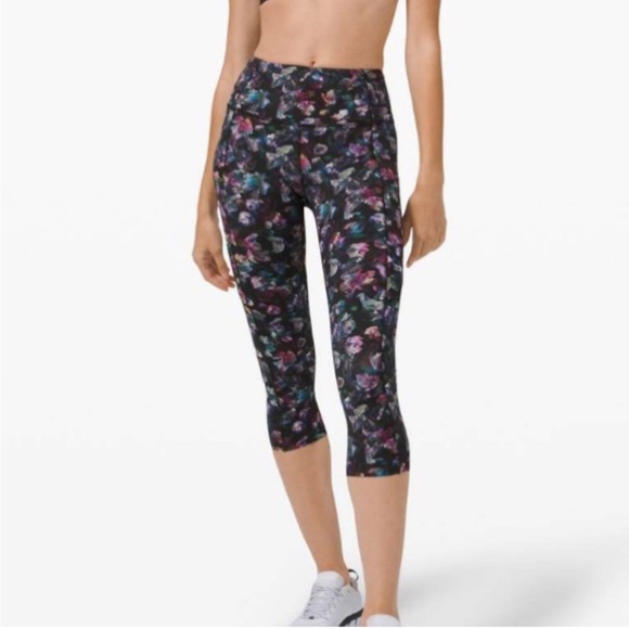 LULULEMON Mystery Box - Bundle of 3 items - Picture 3 of 7